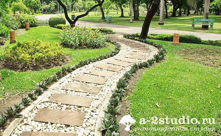 Pebble paths in the park